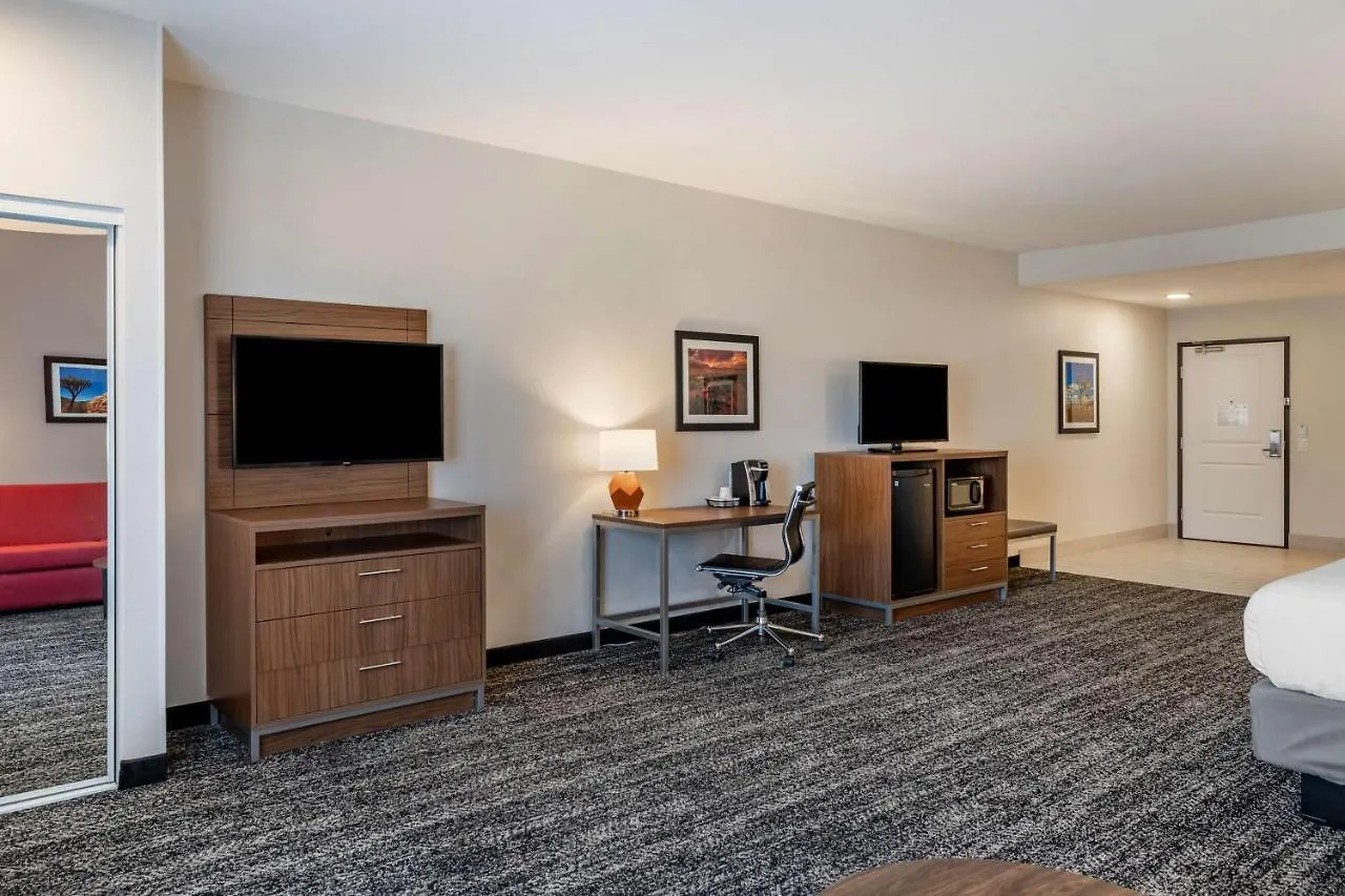 Best Western Plus Coachella Valley Inn & Suites Cathedral City Hotel